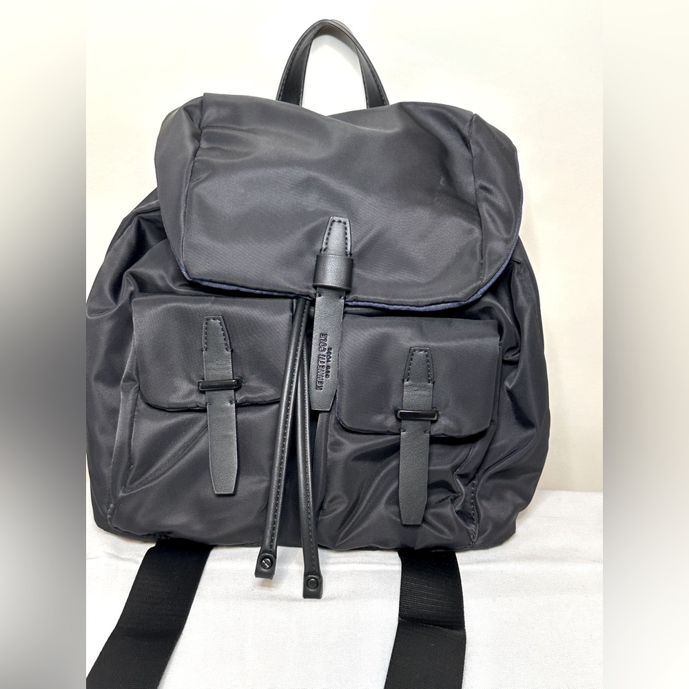 Kenneth Cole Nylon Backpack | Unisex, Lightweight Travel/Work Bag | Gently Used